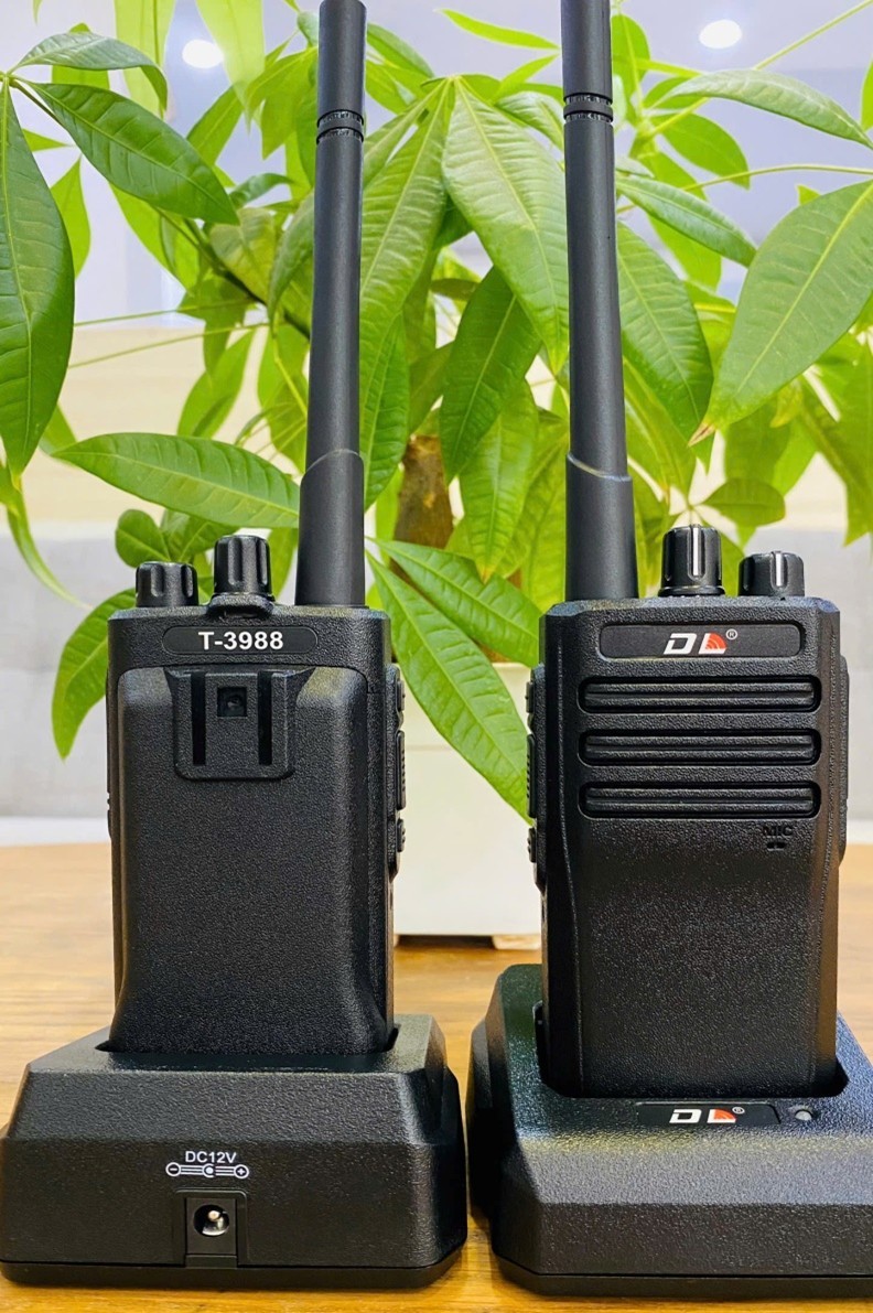 Phân tích chi tiết về tầm quan trọng của bộ đàm DL-T3988 trong liên lạc tòa nhà cao tầng